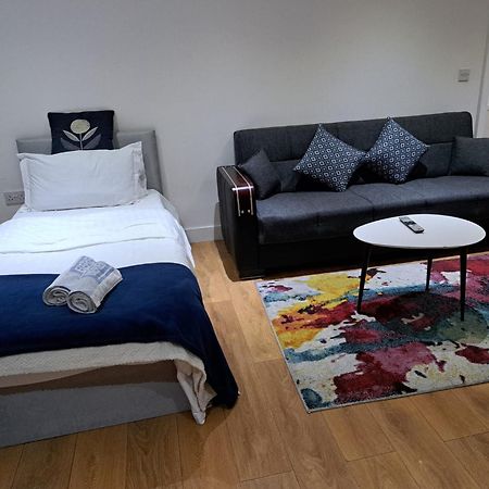 Simply Relax,1 Eastham London Apartment Екстериор снимка